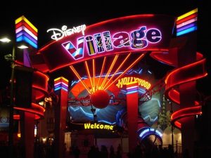 Disney Village a Disneyland Paris: cosa fare, ristoranti, negozi e ingresso gratuito