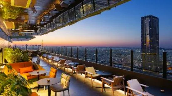 Vista serale dal quartiere di Montparnasse a Parigi