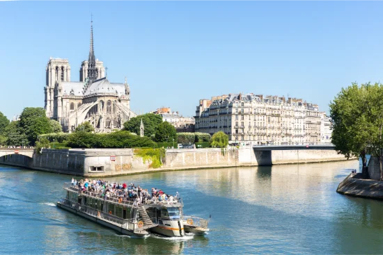 Notre-Dame vista dalla Senna con battello