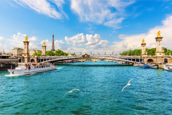 Pont Alexandre III con la Tour Eiffel sullo sfondo